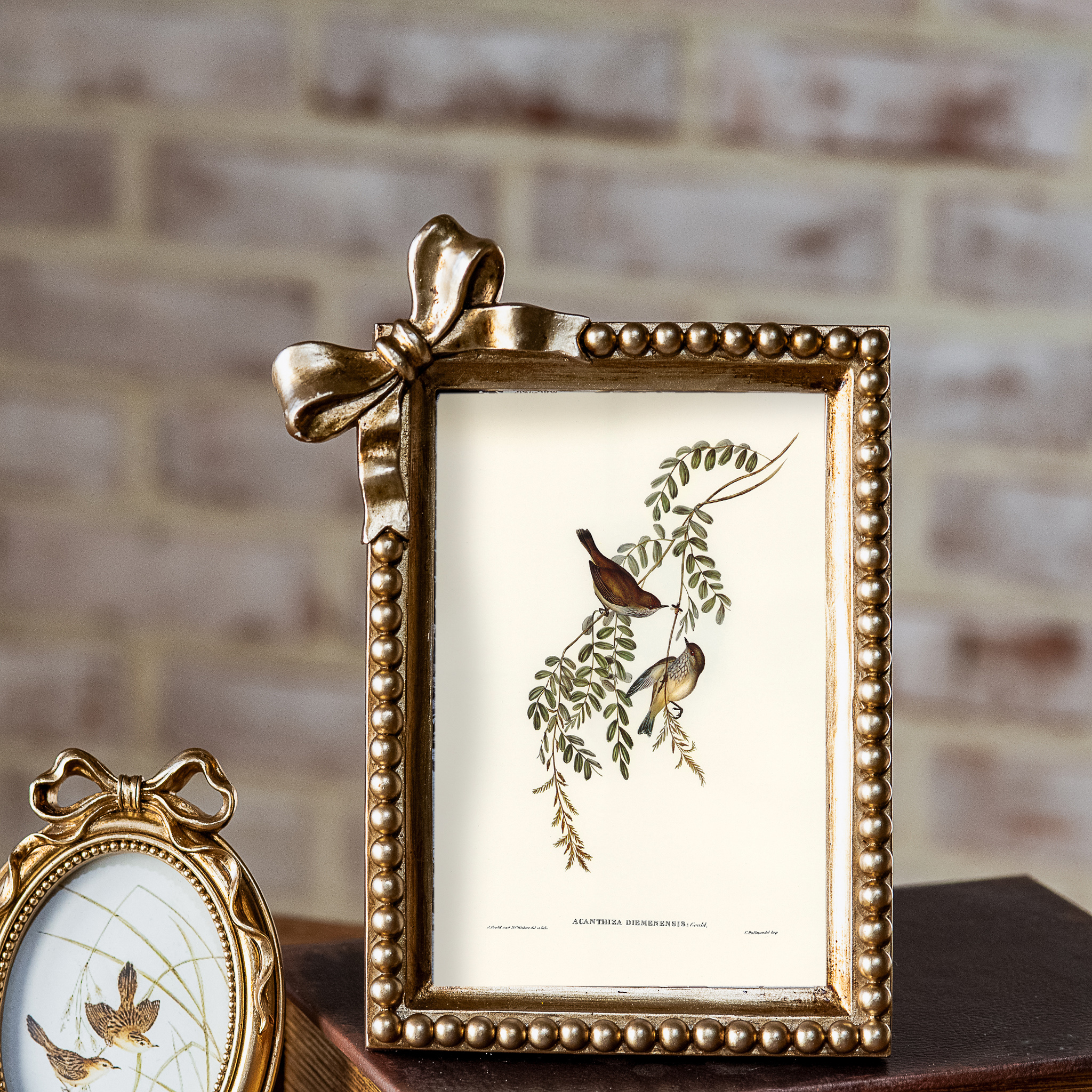 *Inner* 8" Antique Gold Bow Frame