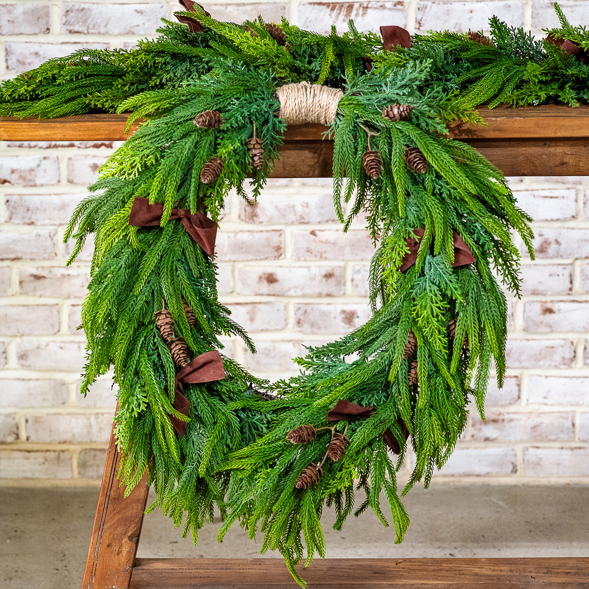 28" Mixed Green Cascading Wreath
