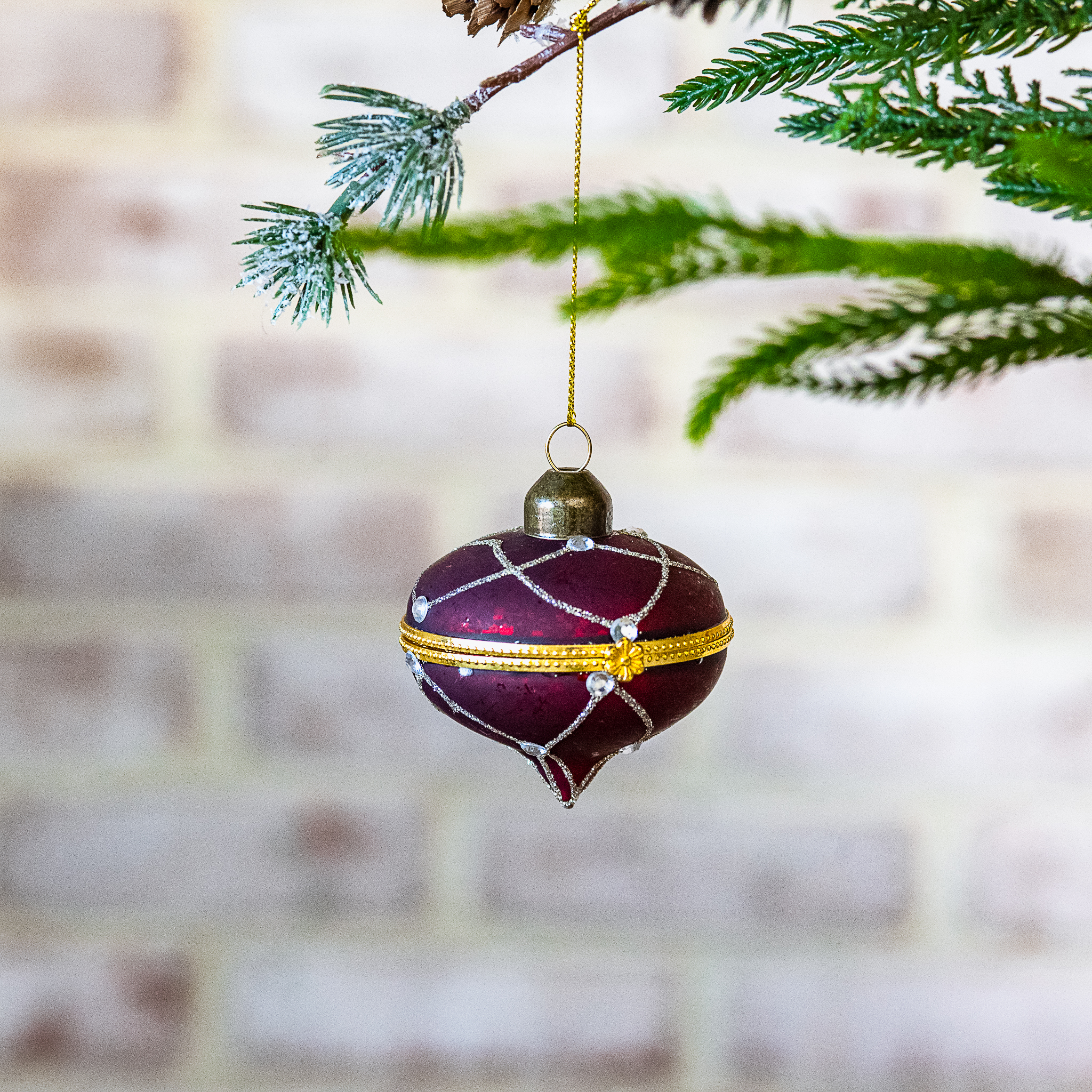 *Inner* 4" Red/Gld Keepsake Ornament