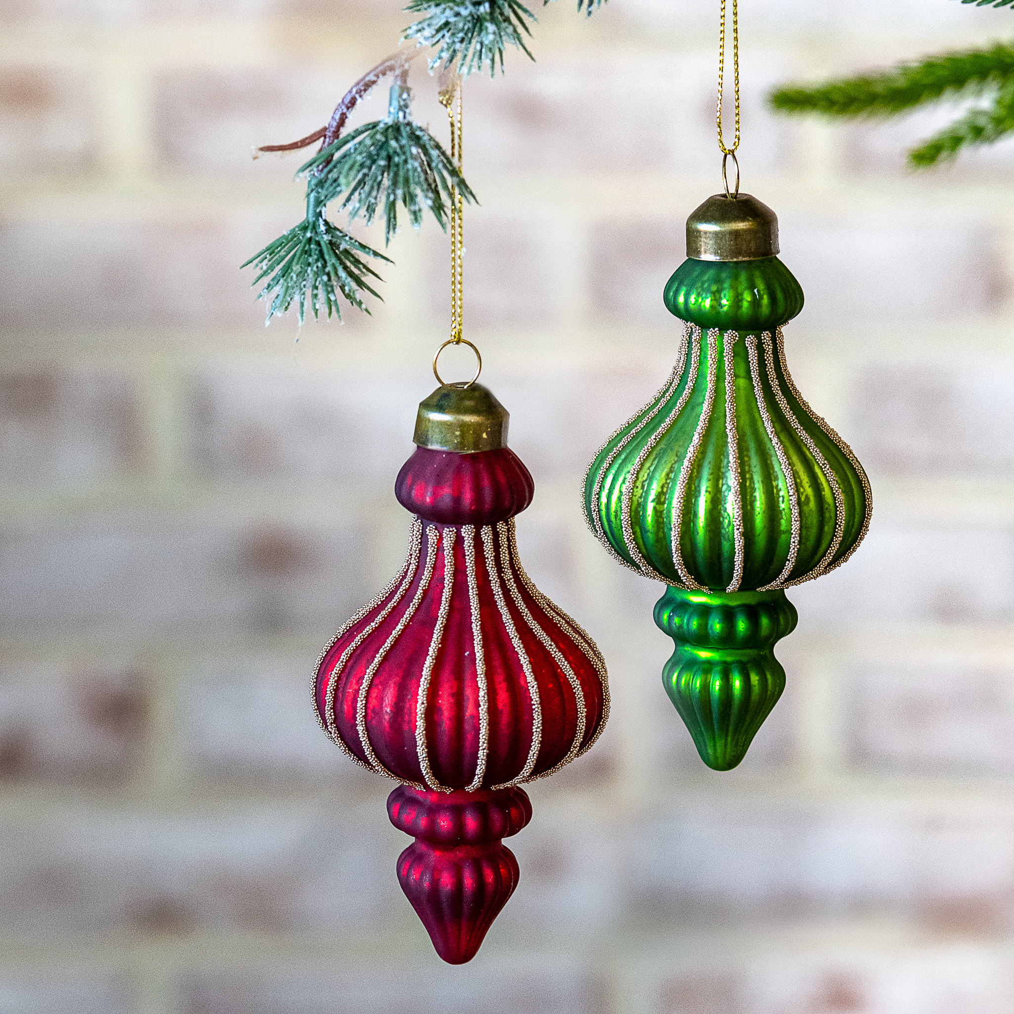 *Inner* 2 Asst. 4.7" Gr/Red Twist Ornaments