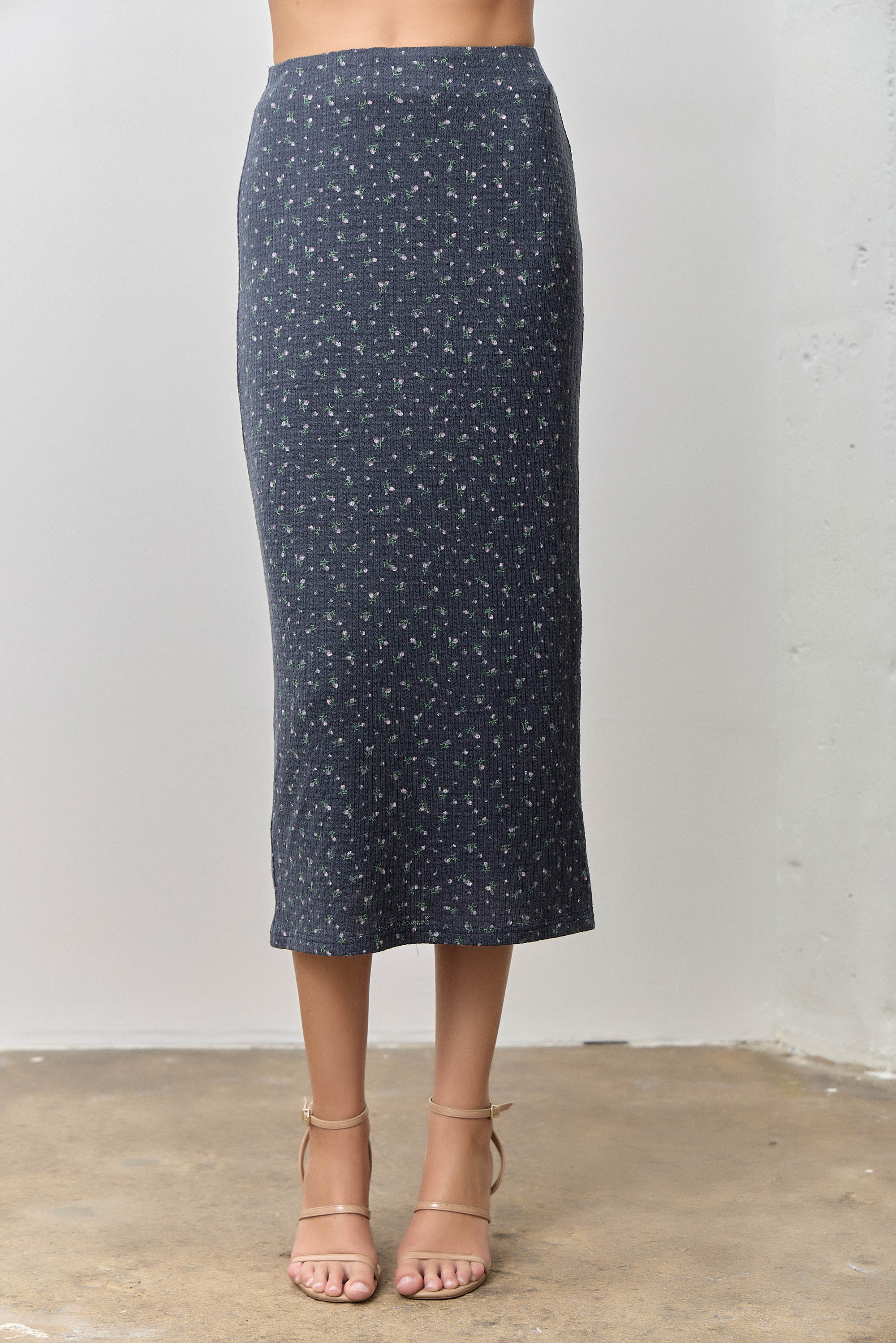 Plus Size Ditsy Floral Print Midi Skirt