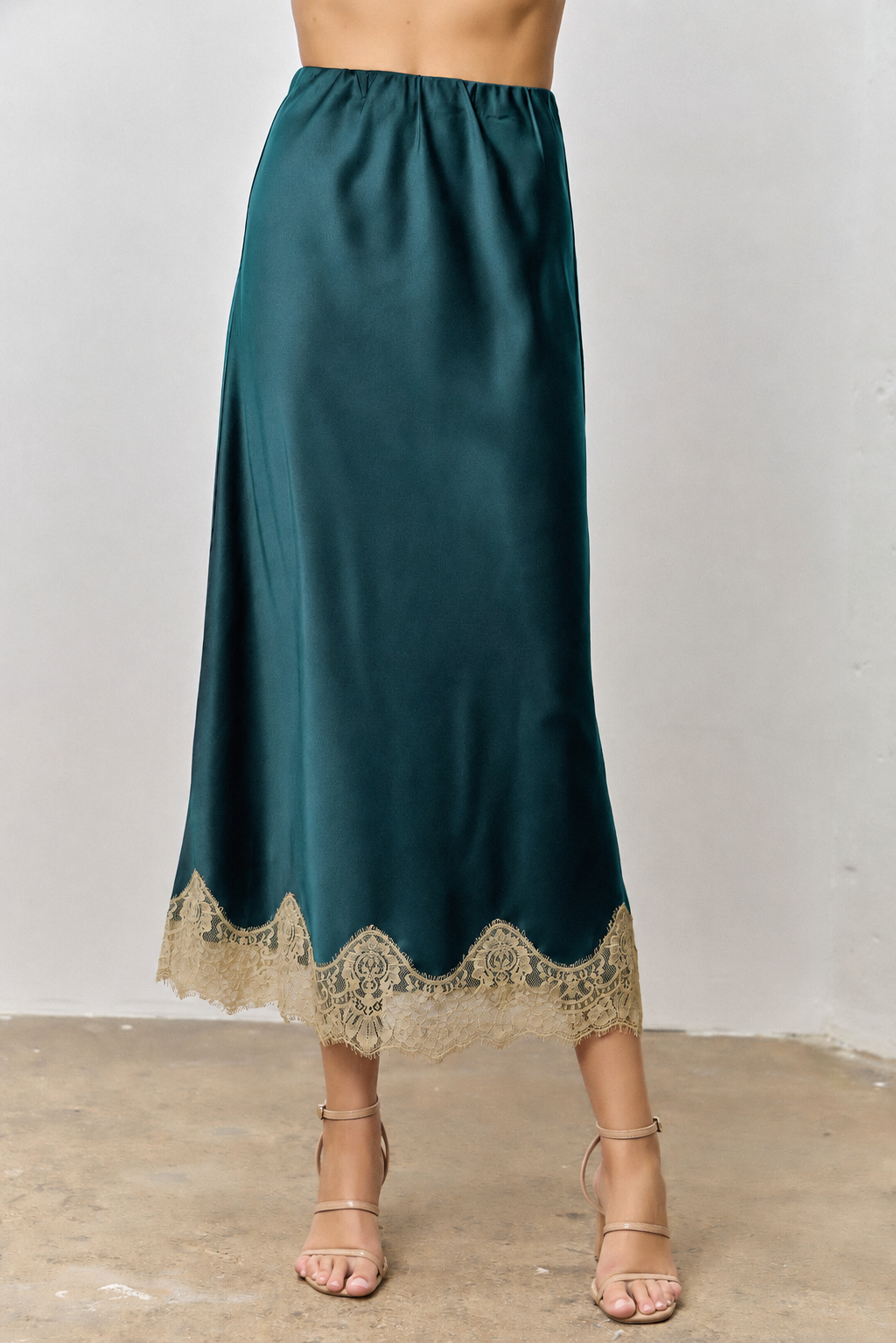 Plus Size Contrast Lace Trim Elastic Waist Midi Skirt