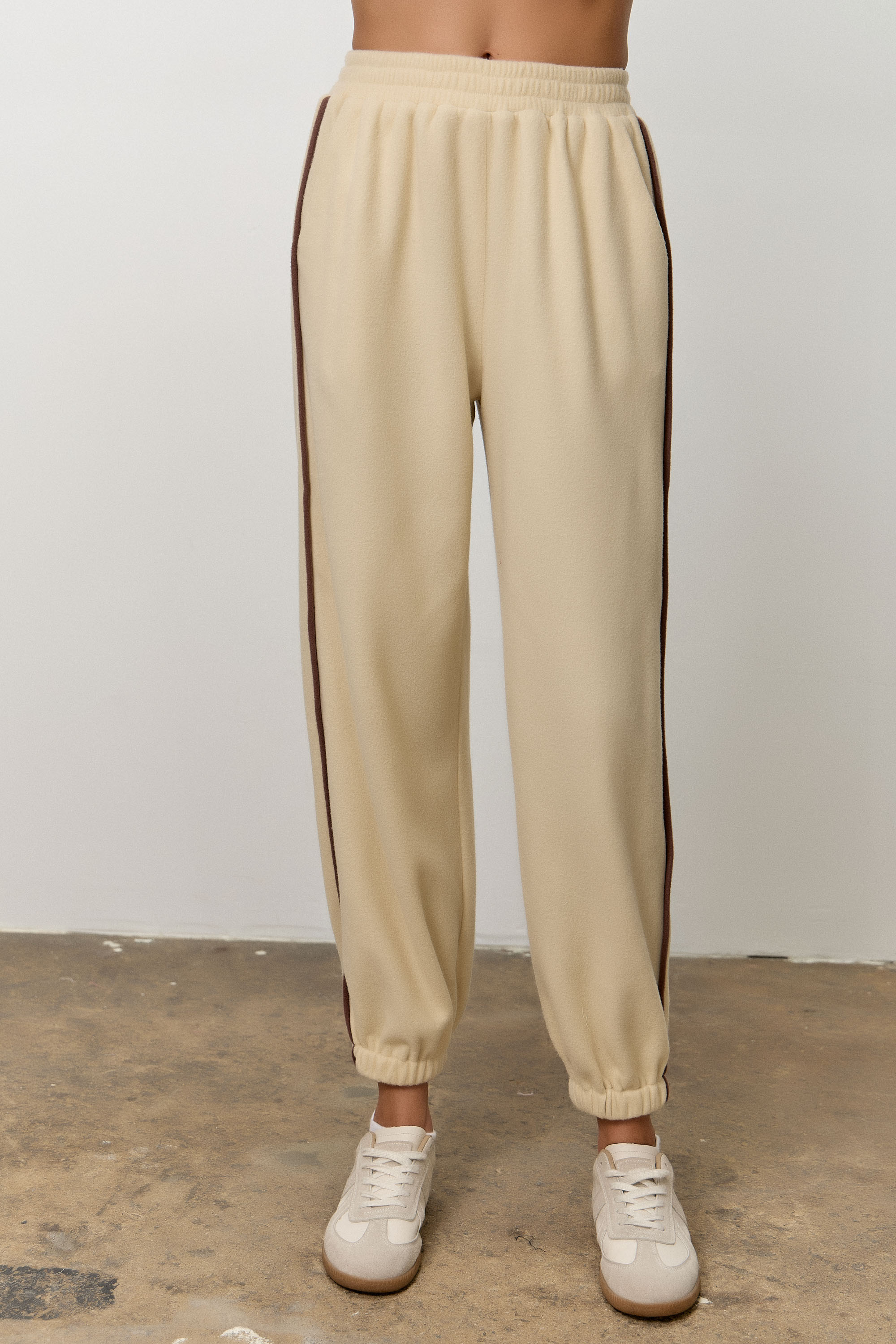 Contrast Side Seam Pants